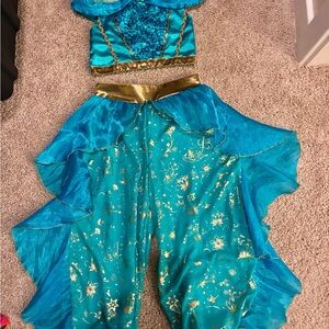 Girls size 5/6 Disney Princess Jasmine costume
